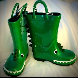 Green Dinosaur Rain Boots> Old Navy size 7
